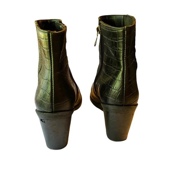 Blondo Que Leather Croc Embossed Pointed Toe Ankle Booties - Picture 7 of 11